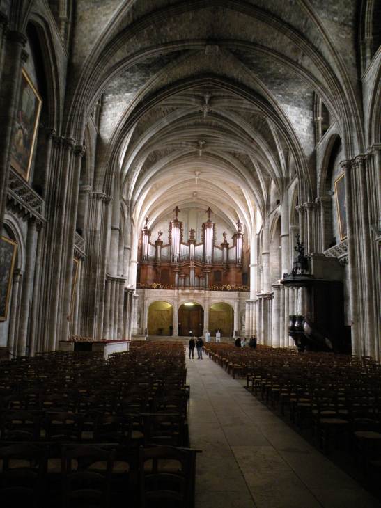  Nef principale de la Cathédrale Saint-André